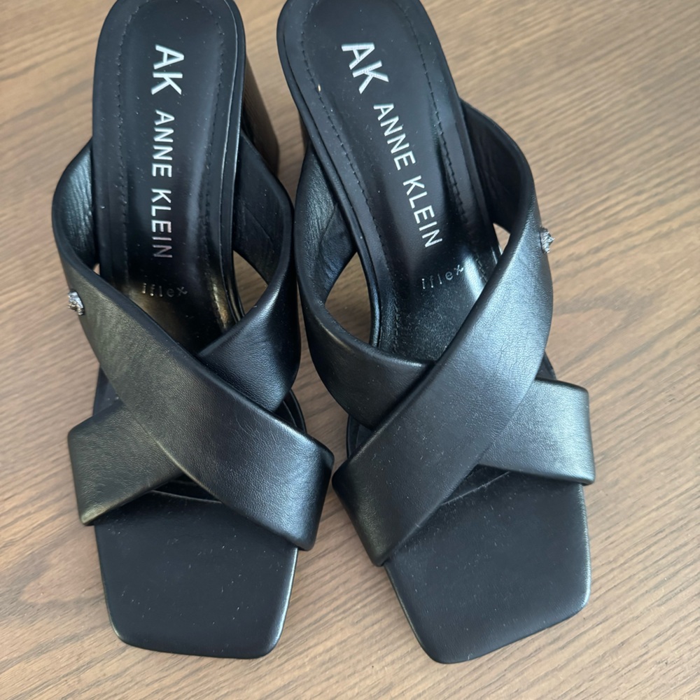 Anne Klein mules leather
